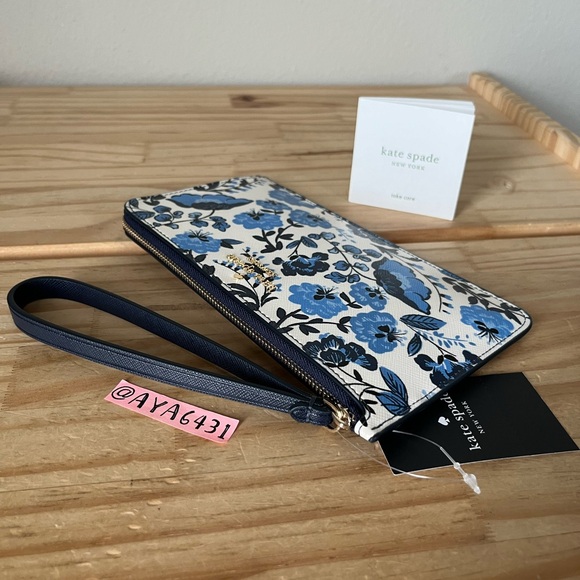 Kate Spade medium L-zip wristlet🎈🎈 - Picture 4 of 10